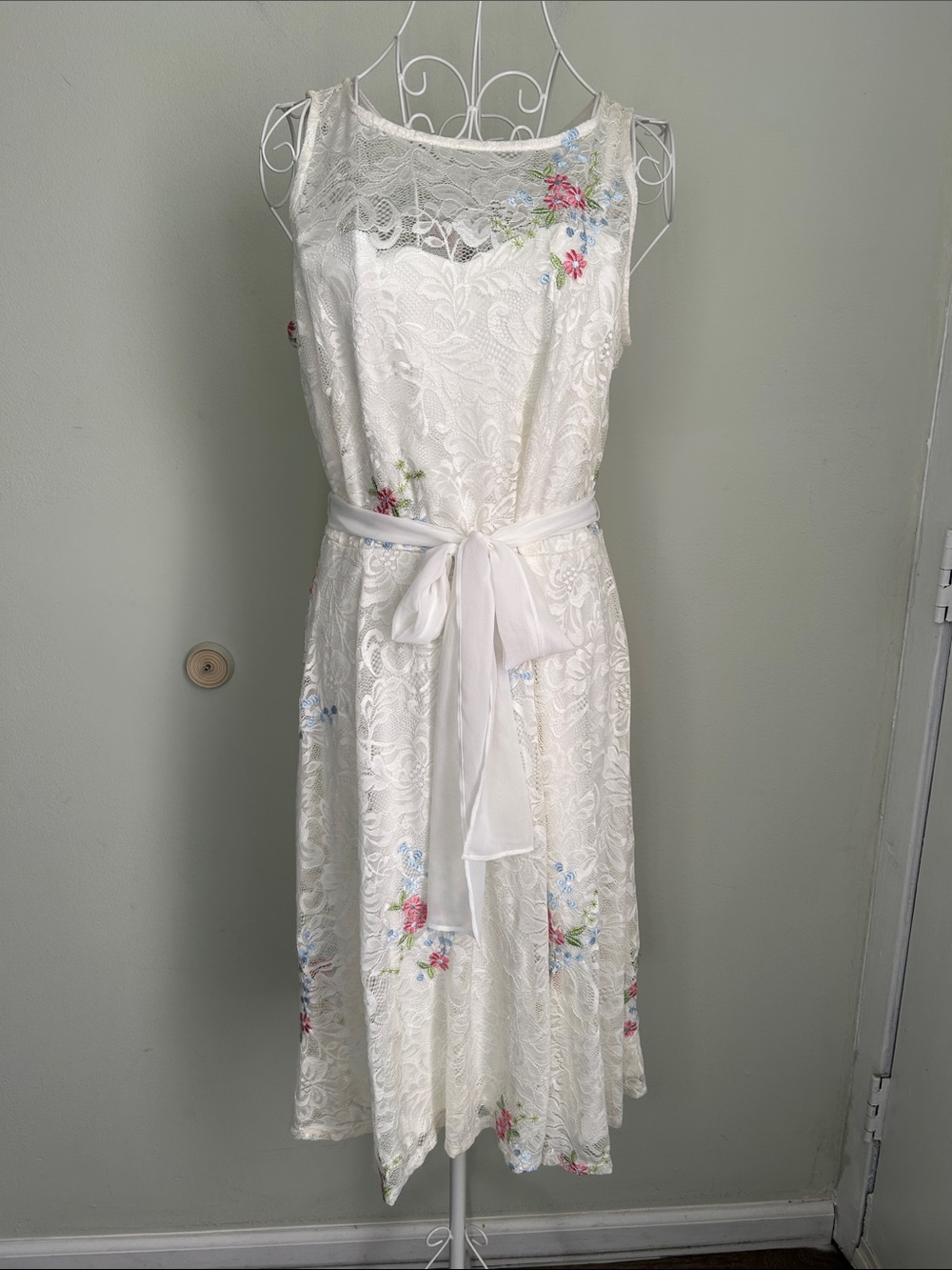Sandra Darren White Lace Midi Dress with Pink & Blue Floral Embroidery